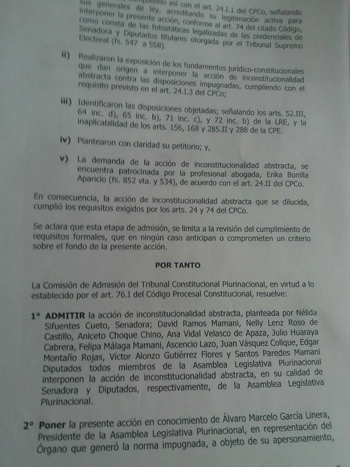 Parte del recurso admitido que fue colgado en un gancho en puertas del TCP