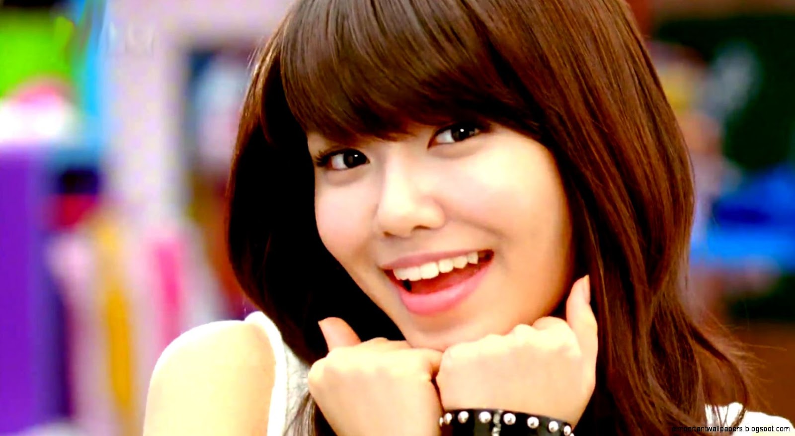 Beauty and Cute Girl Wallpaper   Latest Fashion Trends For Women s