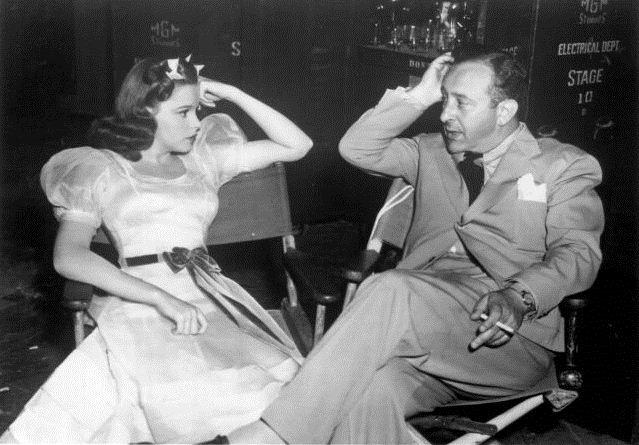 The Vintage Marquee: Singing in the Rain: The Epitome of the Movie Musical