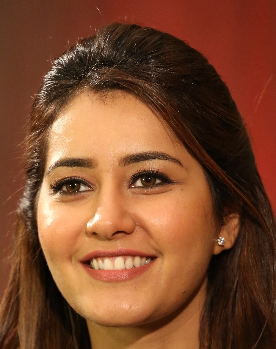 Top 10 Raashi Khanna Face Close Up Photos