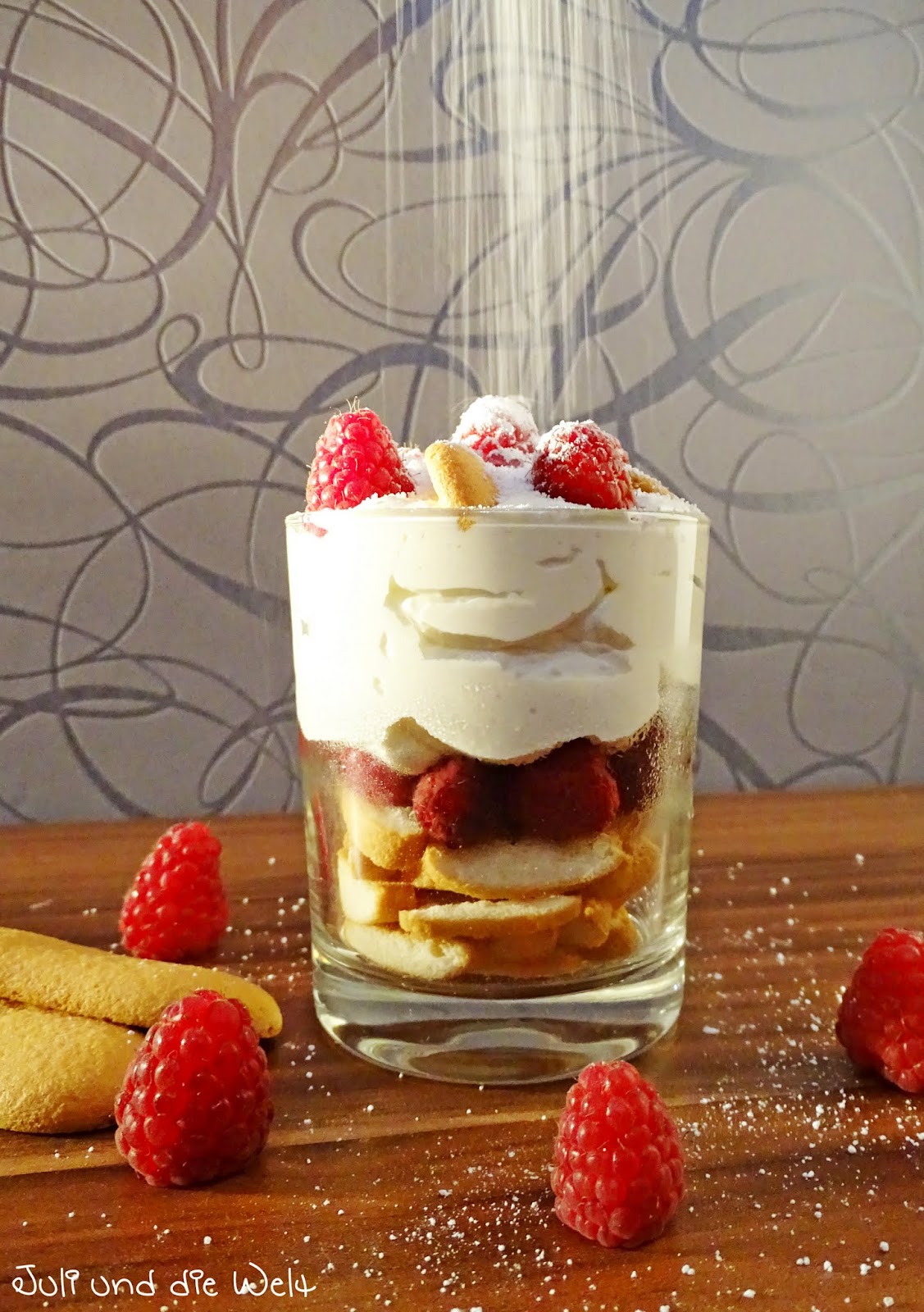 Juli´s Welt: Himbeer - Schichtdessert: die Sonne im Glas