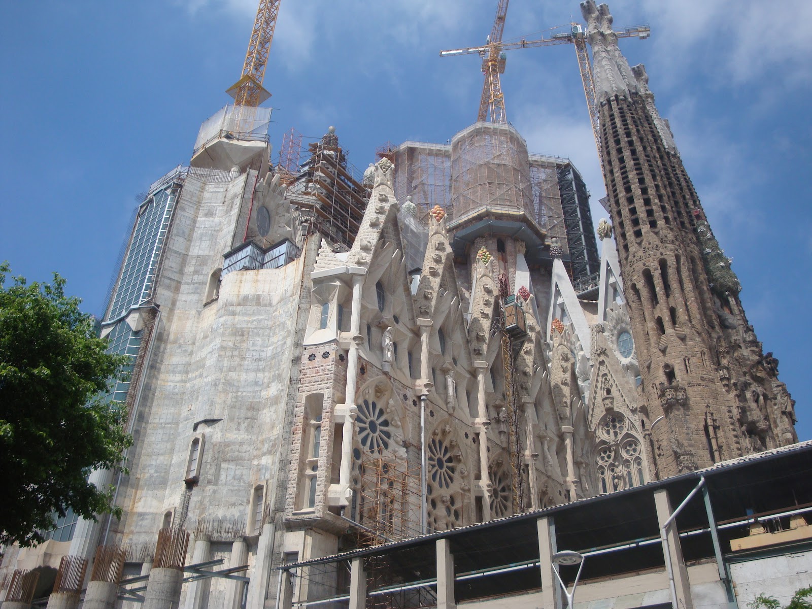 Karl�s Travels LA SAGRADA FAMILIA EXTERIOR