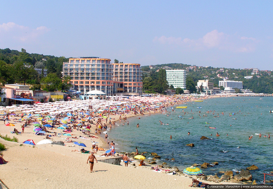 Пляж в районе отеля Azalia, Св. св. Константин и Елена, Болгария