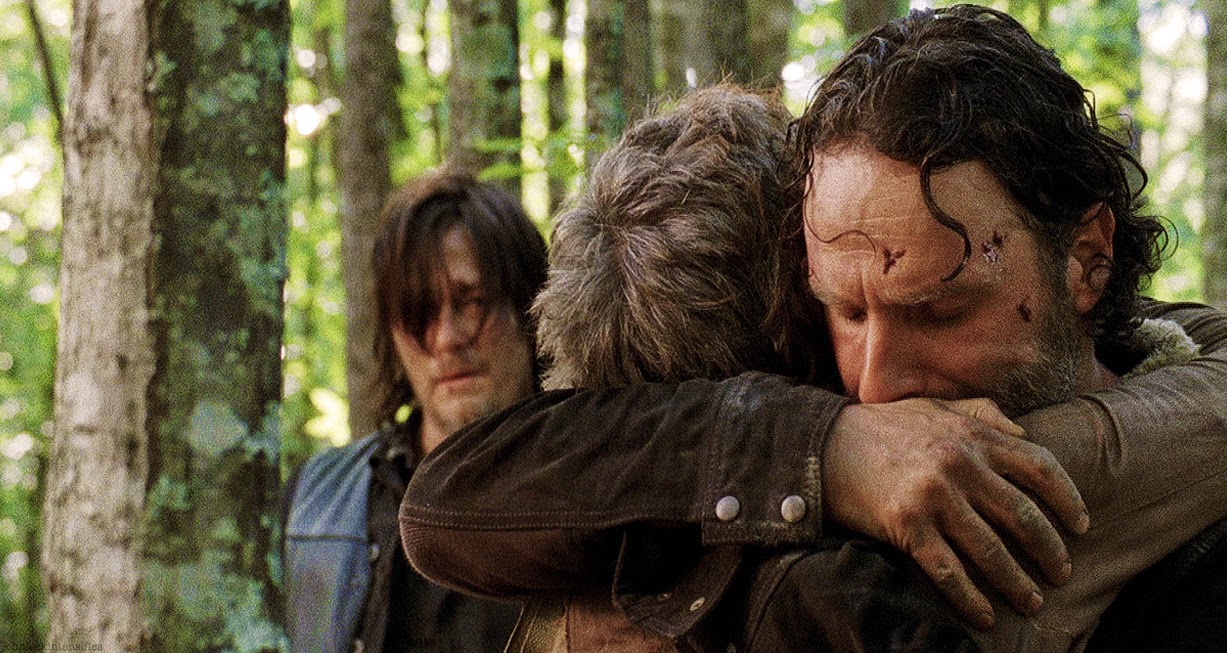 Carol Daryl y Rick en el primer capítulo de la quinta temporada de The Walking Dead, de AMC