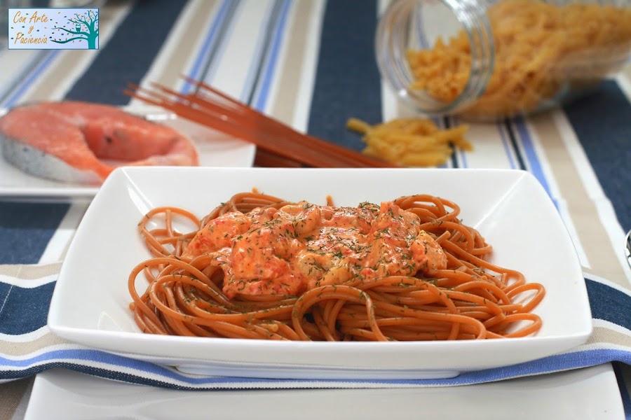 Salmón con salsa de gambas Cocina