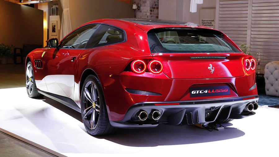 フェラーリ「GTC4ルッソ」を正式発表!FFを受け継ぐシューティングブレークの新型モデルに。■新型「フェラーリGTC4ルッソ」を発表。