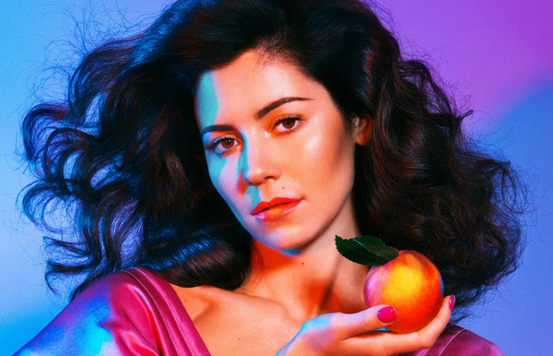 Marina And The Diamonds Está Suculenta Como Uma Fruta Madura Em Seu Novo Clipe Assista Froot