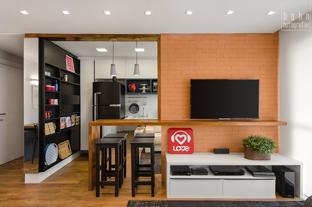 Visita ao pequeno e jovial apto decorado de Carolina Rocca. Blog Achados de Decoração