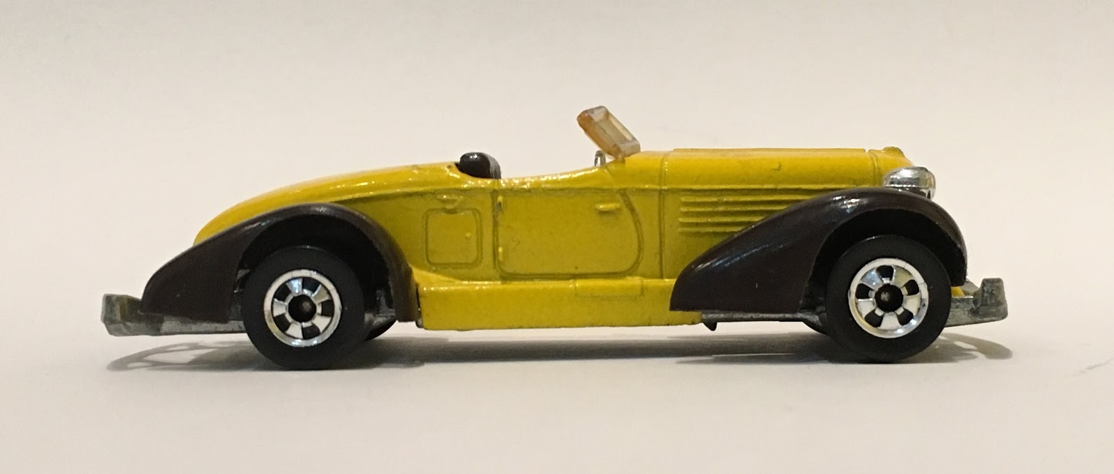 hot wheels auburn 852 yellow