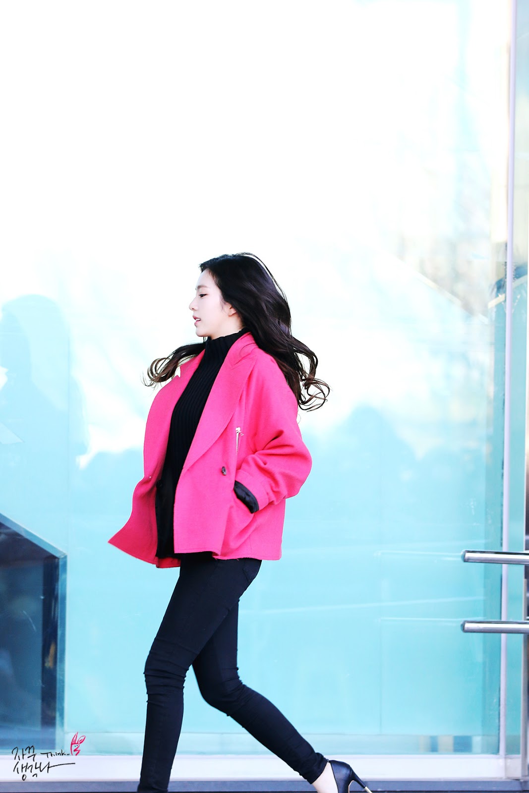 핑크코트 입은 아이린 출국 프리뷰 | 인스티즈