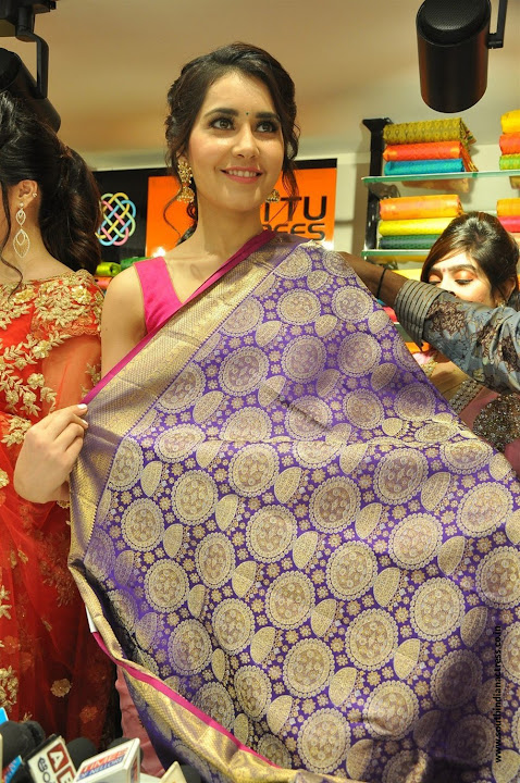 Raashi Khanna and Mehreen Pirzada launches KLM Fashion Mall