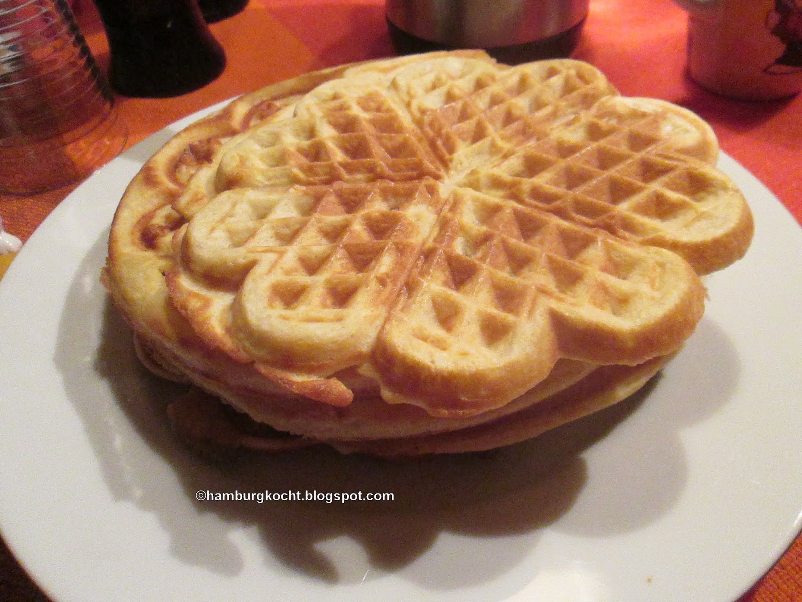 Hamburg kocht!: Einfaches, klassisches Waffelrezept für's Waffeleisen Hamburg kocht!: Einfaches, klassisches Waffelrezept für's Waffeleisen