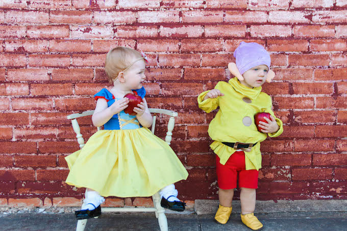 Snow White costume, dwarf costume, kids halloween costume, Snow White dress, Snow White halloween costume, dwarf halloween costume, twin halloween costume, toddler halloween costume, princess dress, lover Dovers, custom princess dress, Jesse coulter blog, twin mom, twin blogger, twin parenting, twin outfits, twin costumes