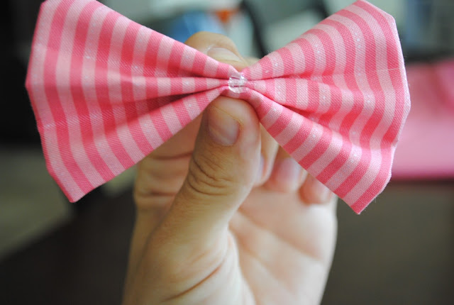Notes From Nessa : Fabric Bow Tutorial