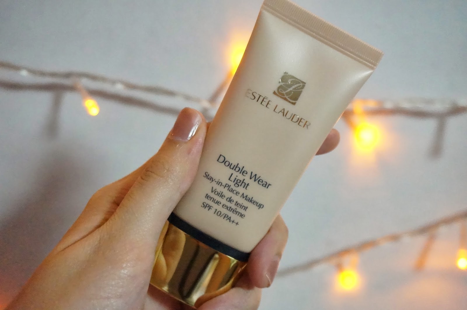 Khongkhwan: Review : Estee lauder double wear "light"