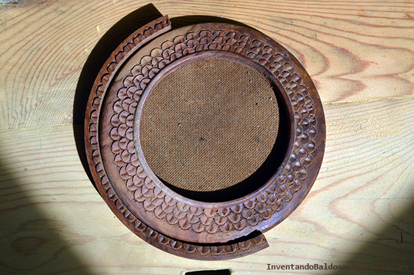 Proceso de limpieza de una pieza de madera