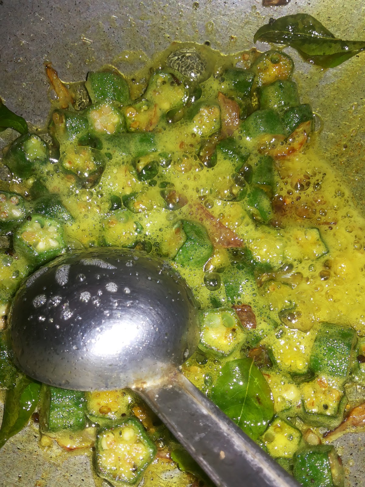 Kongu Traditional Recipes VENDAIKKAI PULIKUZHAMBU/OKRA TAMARIND CURRY