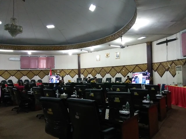 Sepi Kehadiran Anggota Dewan, Rapat Paripurna DPRD Kota Padang Dengarkan Pidato Presiden Jokowi