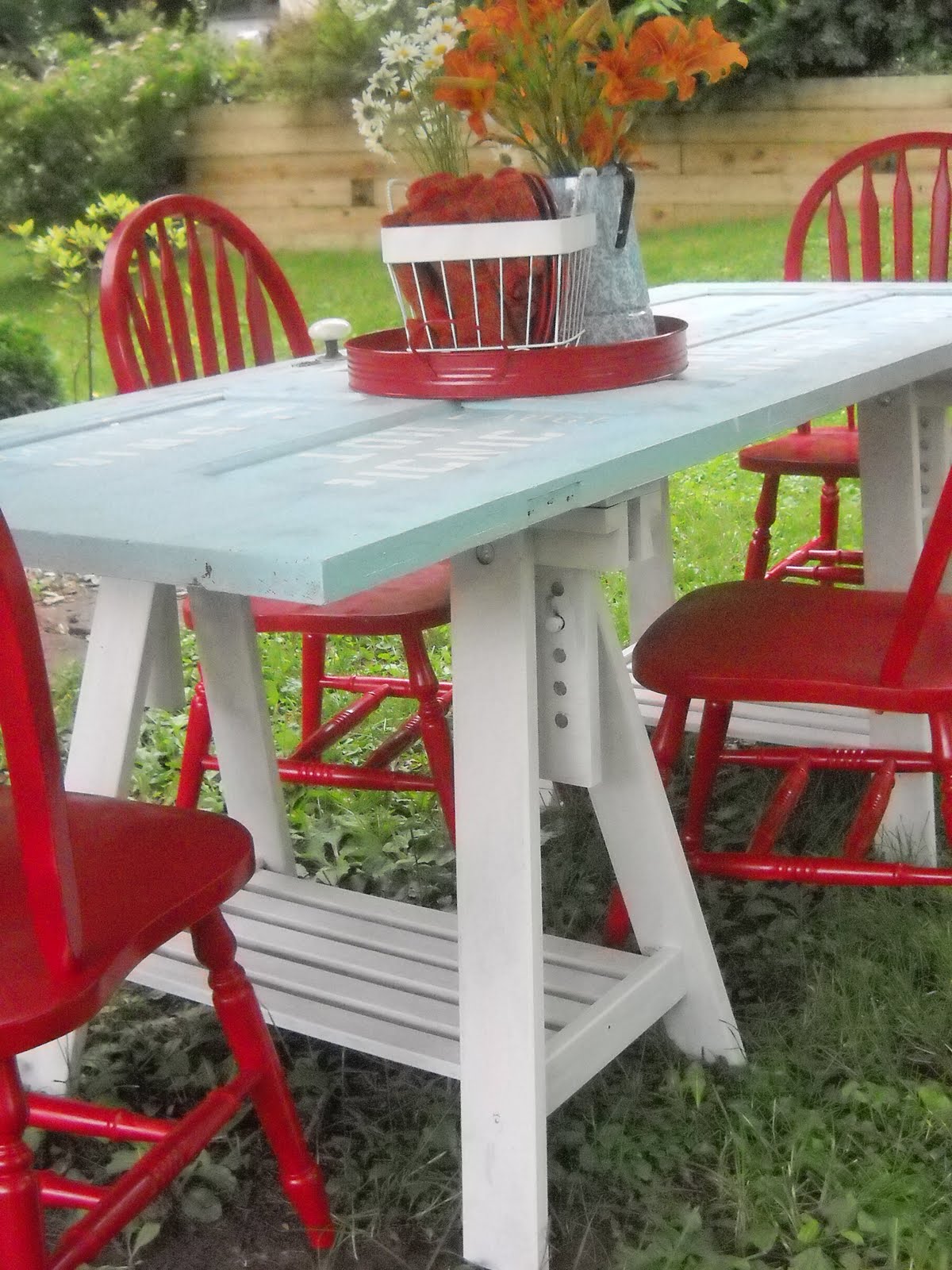 How To Change A Door Knob >> Old Doors Rock My World: A Unique Outdoor Table How To Change A Door Knob >> Old Doors Rock My World: A Unique Outdoor Table