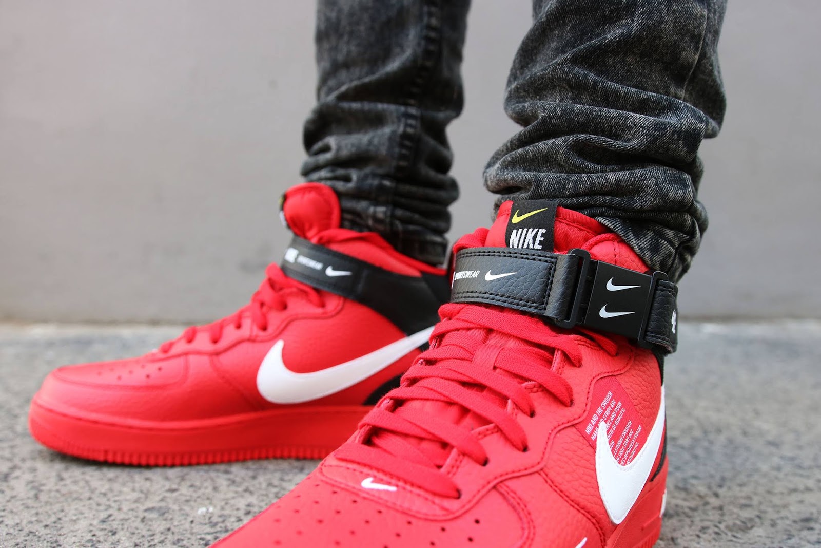 nike air force 1 07 lv8 utility mid red