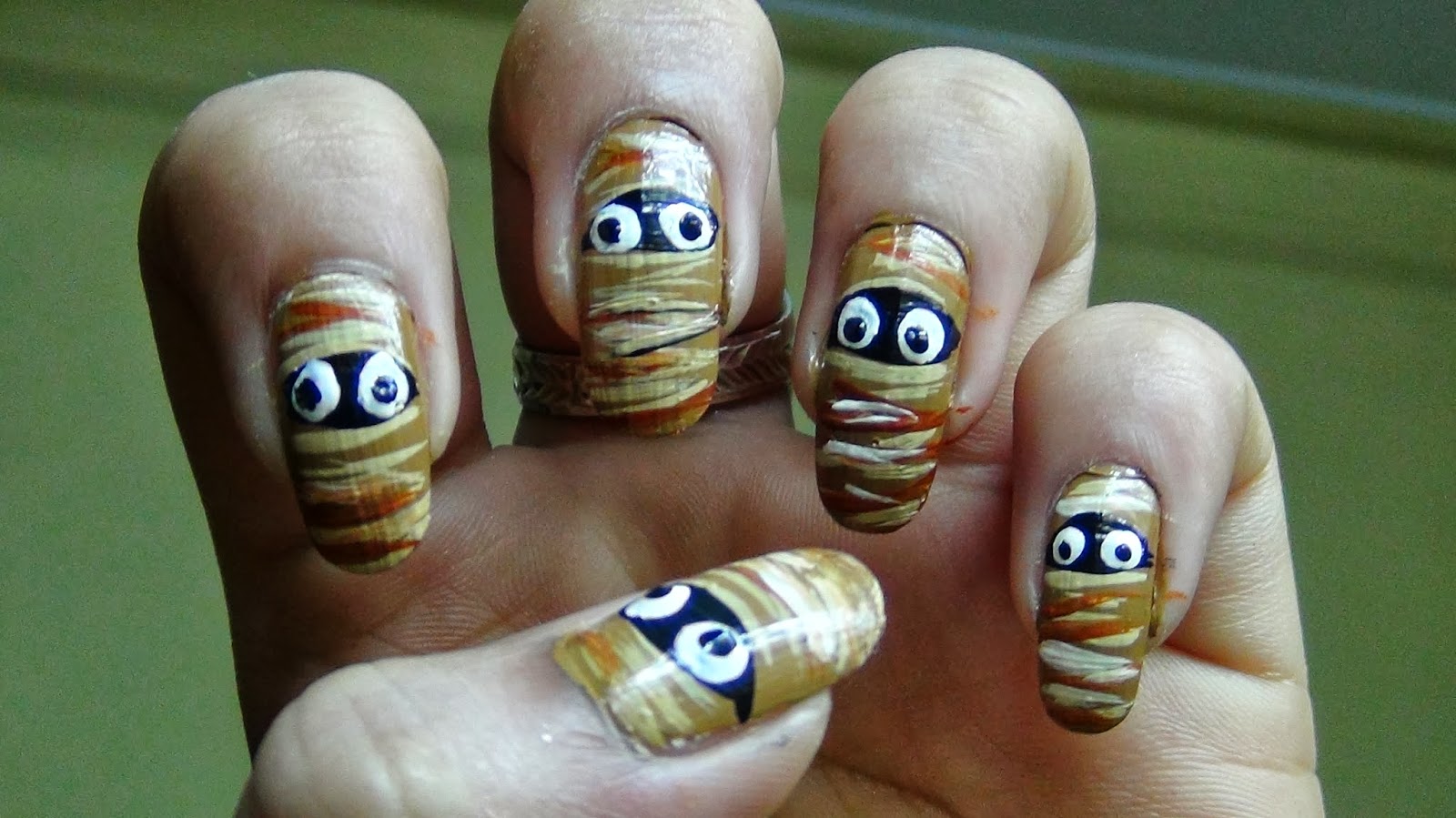 New Hairstyle 2014 Halloween Nail Art Tutorial / Mummy nail art