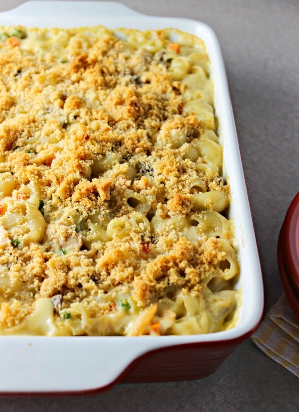 Renee's Kitchen Adventures: Lighter Cheesy Tuna Noodle Casserole (without canned cream soup)  #tuna #casserole