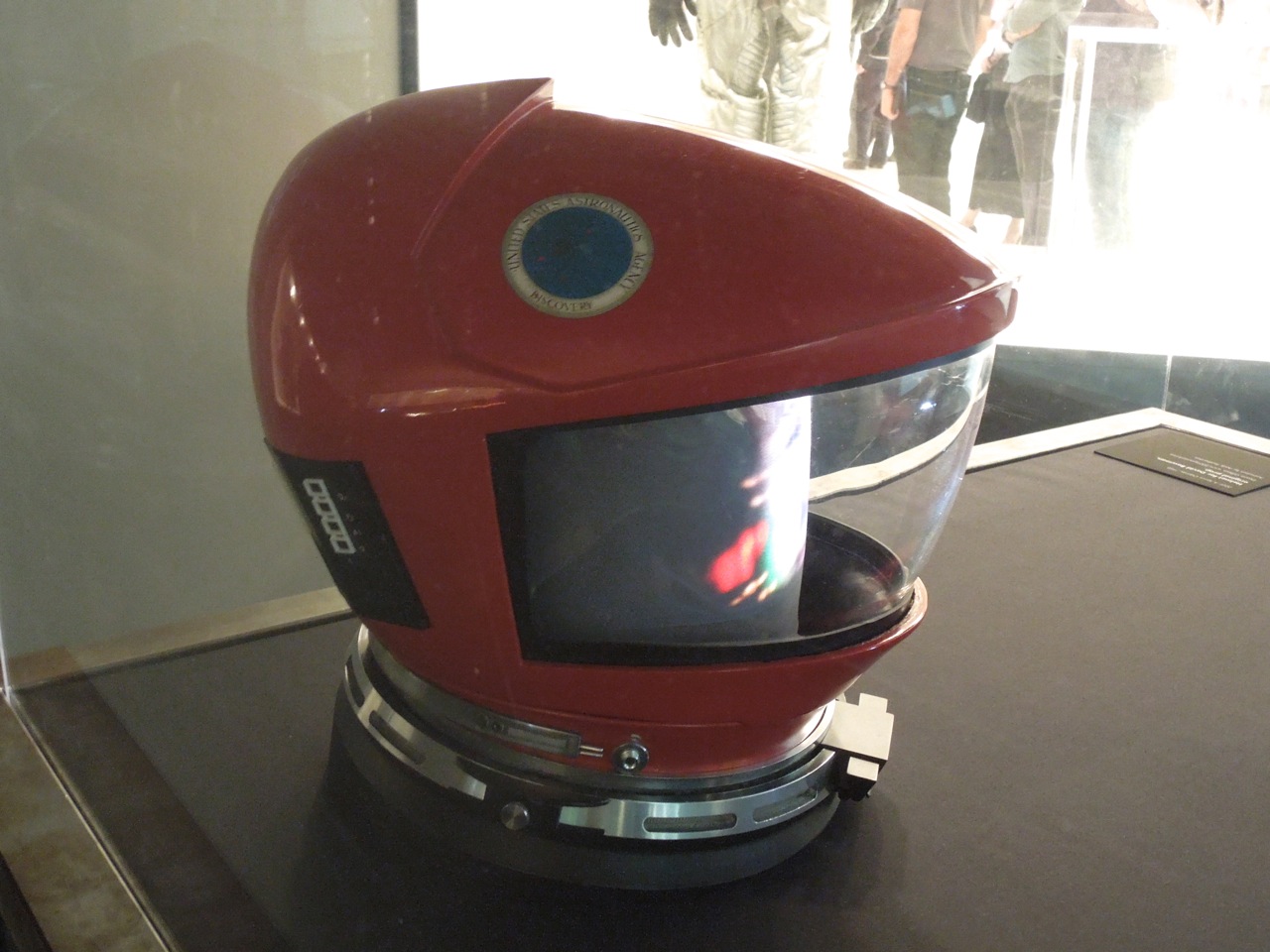 2001 a space odyssey helmet