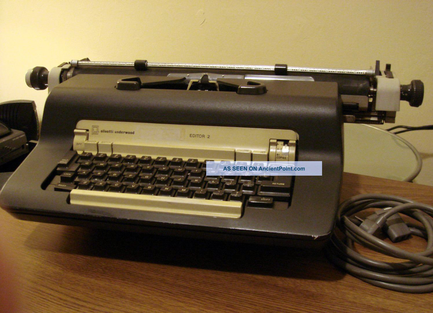 The Typewriter Revolution blog The Olivetti Editor 2 electric typewriter