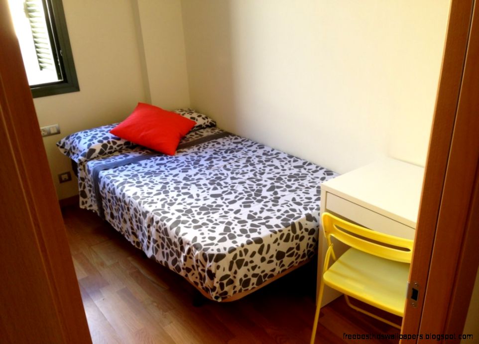 Simple room in the best location  Room for rent Barcelona