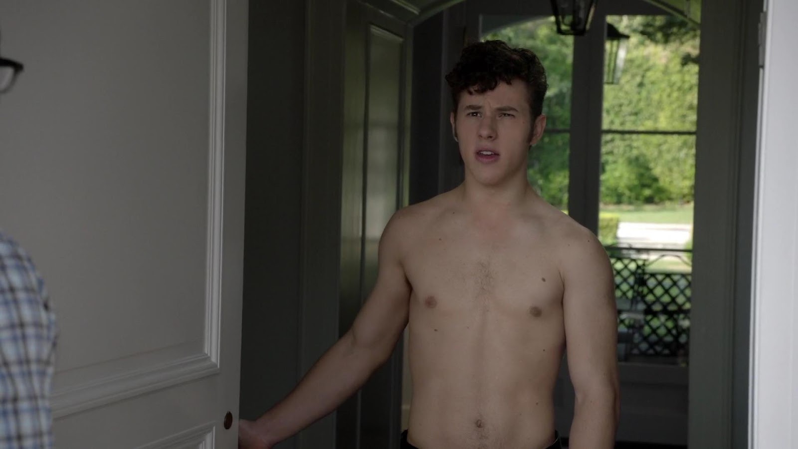 The Stars Come Out To Play: Nolan Gould - Shirtless in "Modern Family"