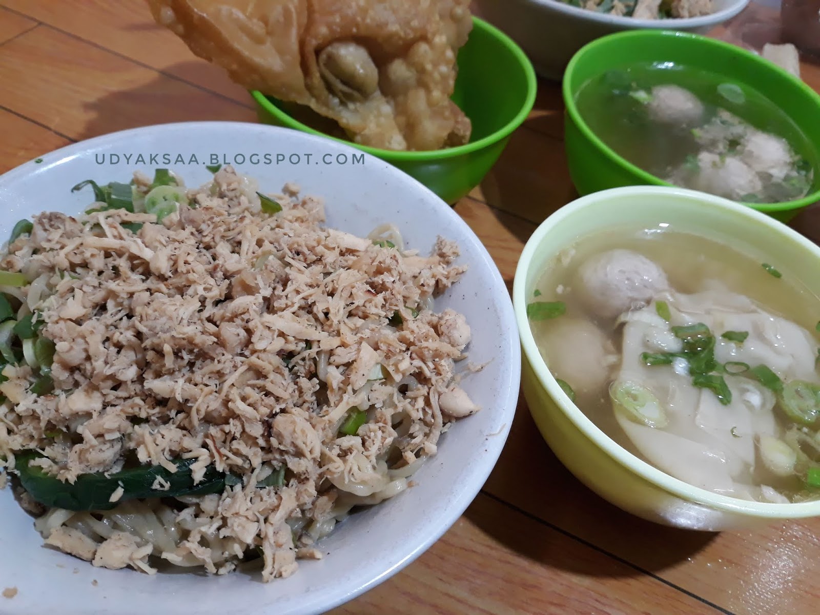 Mie Ayam Jakarta Bang Mail Tembalang, Paling Nagih!