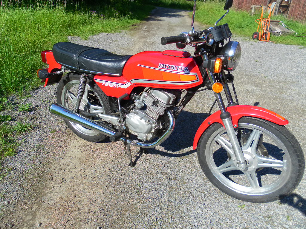 cb 125 t
