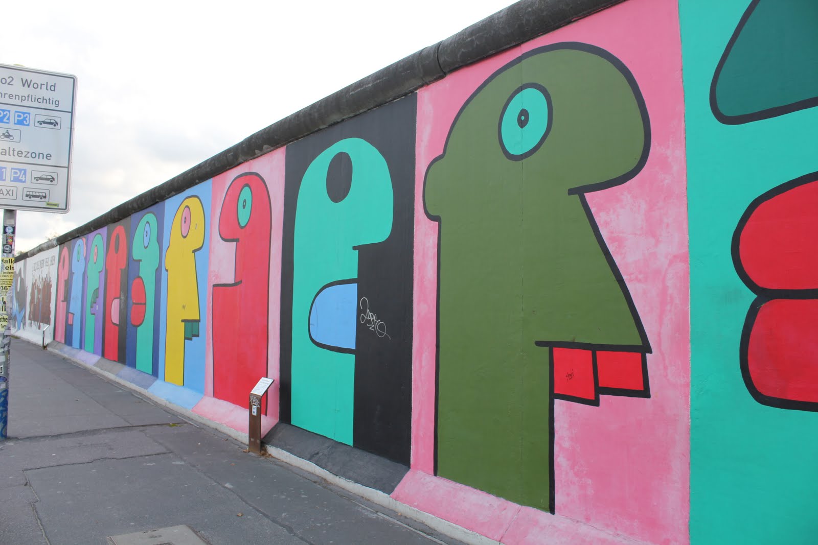 SHE2I2 Photos Murals & Graffiti on Berlin Wall East Side Gallery