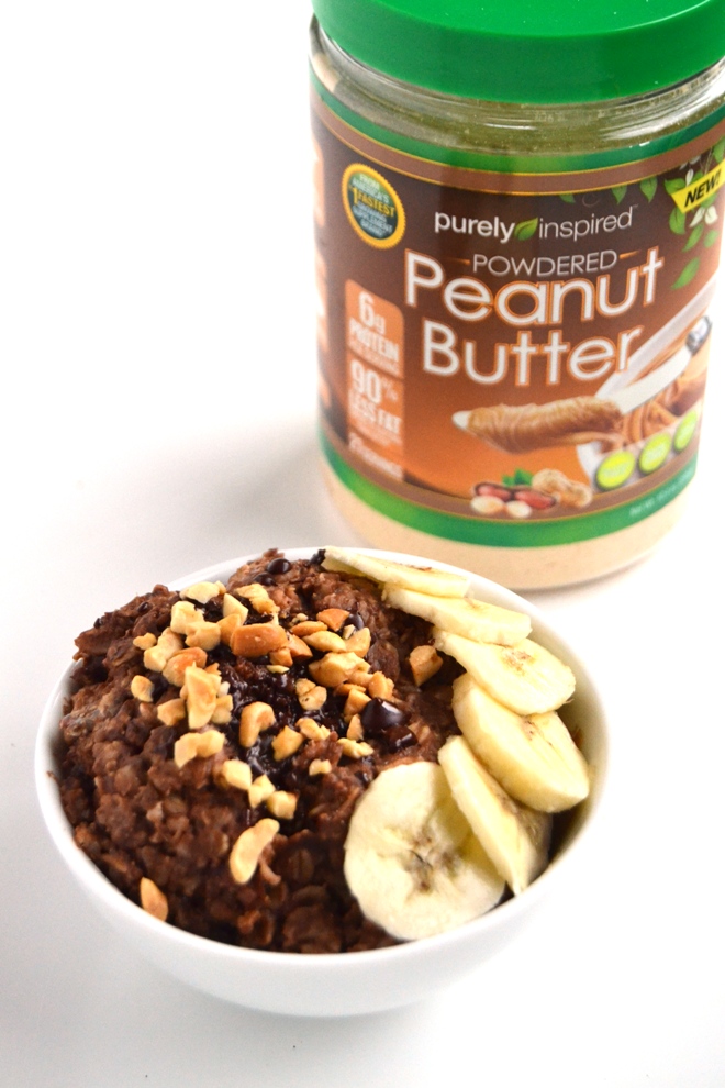 Chocolate Peanut Butter Banana Oatmeal is ready in 5 minutes, packed full of flavor for a nutritious breakfast that tastes like dessert. Filled with oats, omega-3 rich flax and chia seeds, cocoa powder, peanut butter and bananas. www.nutritionistreviews.com