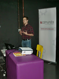 Martin Schimak presenting