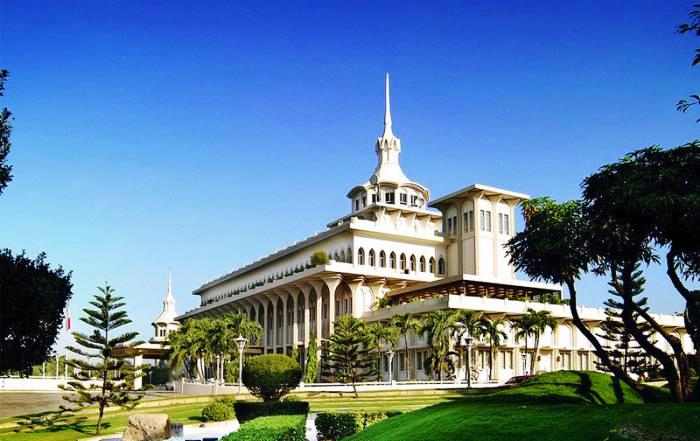 THE IGLESIA NI CRISTO: The True Founder of the Iglesia Ni Cristo