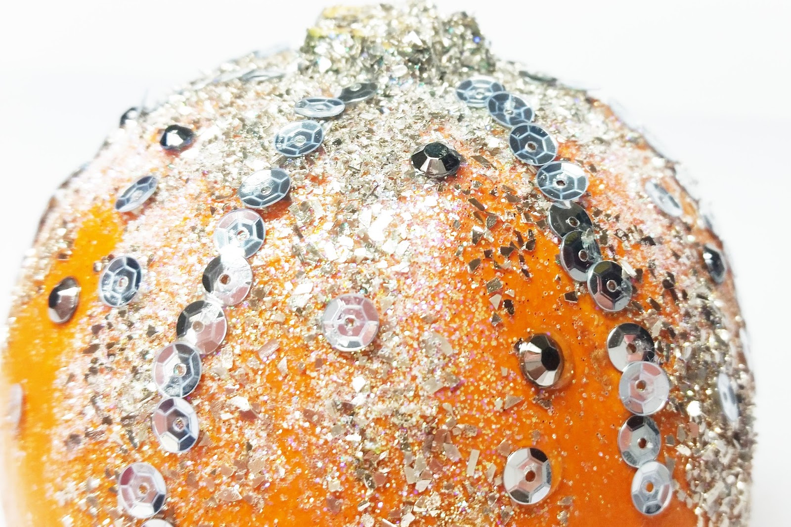 Erin Reed Makes Sequin and Glitter Pumpkins **Beacon & Eyelet Outlet