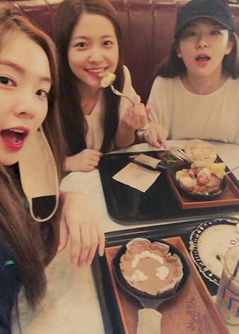 의외로 셀카 잘찍는 아이린 | 인스티즈