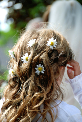 Wedding Flowers Blog: FLOWERS IN HAIR