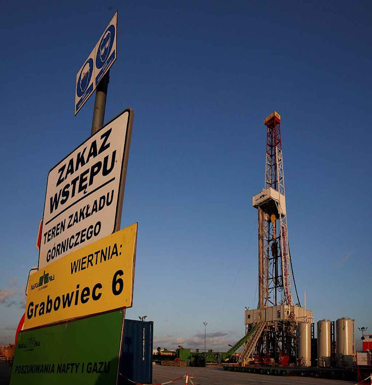 Poço usa fracking em Grabowiec, perto de Lesniowice, suleste da Polônia.  Ex-satélites da Rússia podem aspirar a um futuro livre da dominação energética russa.