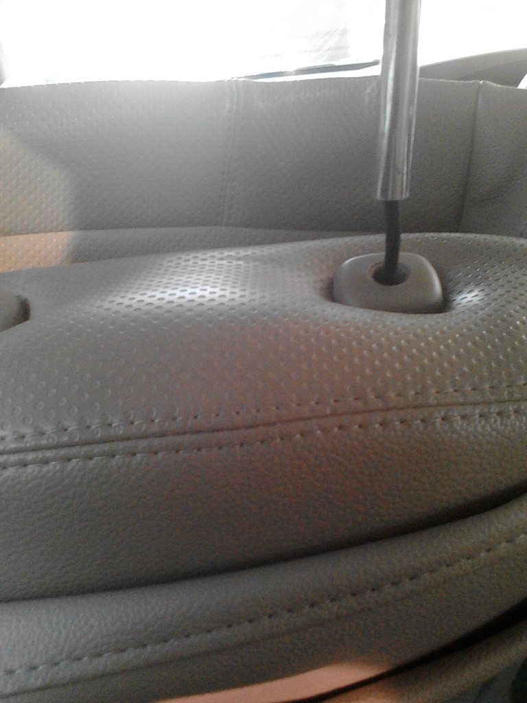 DIY Pasang Headrest Monitor di Grand Livina {eltisatya}