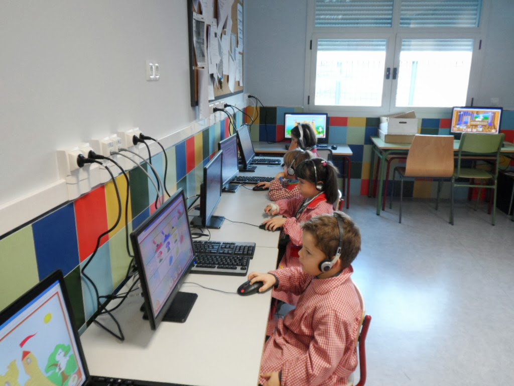 PAULA INFANTIL: TENEMOS SALA DE ORDENADORES
