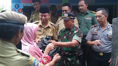 SAFARI RAMADHON 1438 H DHUHUR KELILING BUPATI DAN WAKIL BUPATI SRAGEN BERSAMA WARGA MASYARAKAT KEC. MASARAN SAFARI RAMADHON 1438 H DHUHUR KELILING BUPATI DAN WAKIL BUPATI SRAGEN BERSAMA WARGA MASYARAKAT KEC. MASARAN