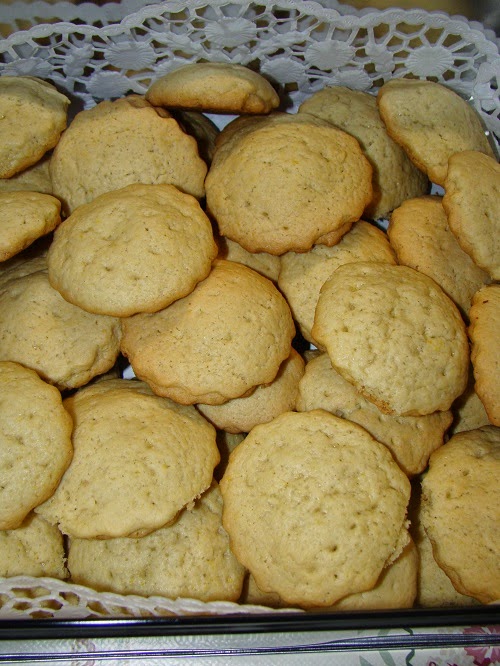 Biscuiti umpluti cu martipan