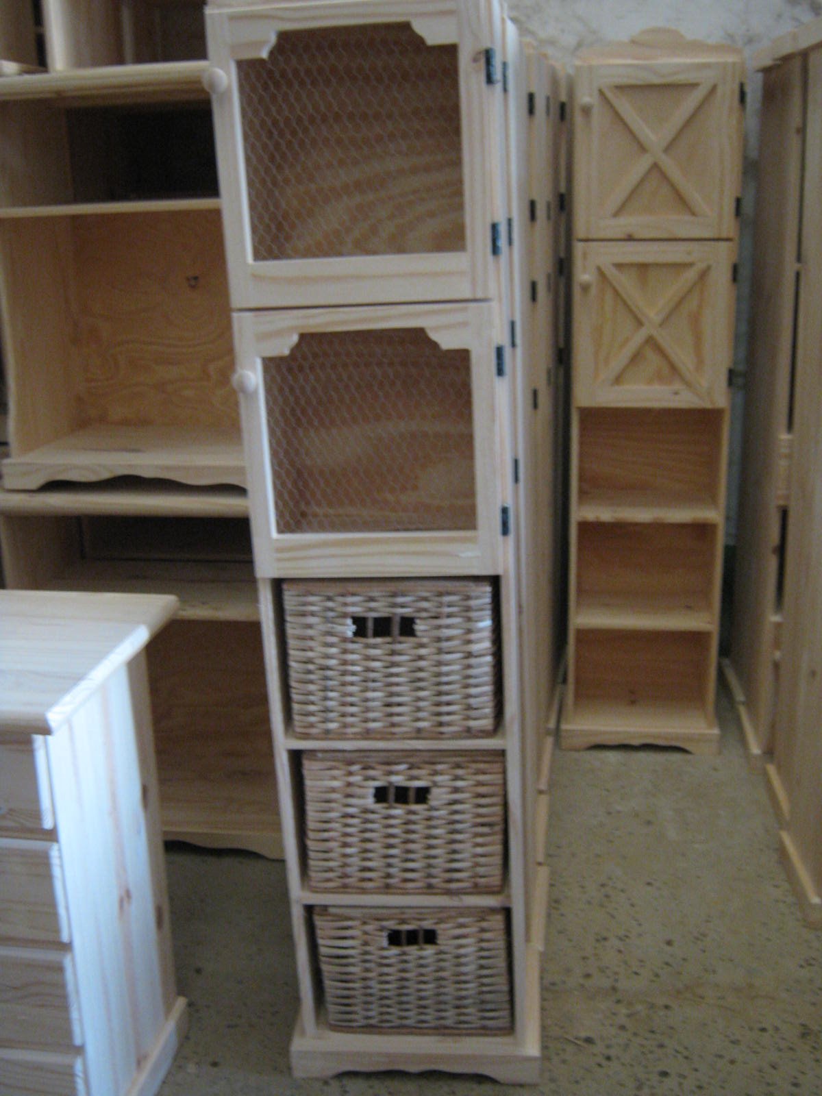 Luisi Decoraciones: Muebles de Pino Seleccionado