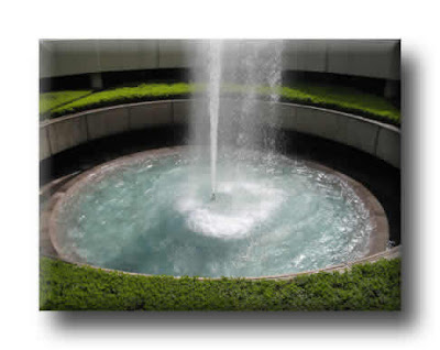 Jardines o patios con fuentes decorativas ~ Cocinas modernas