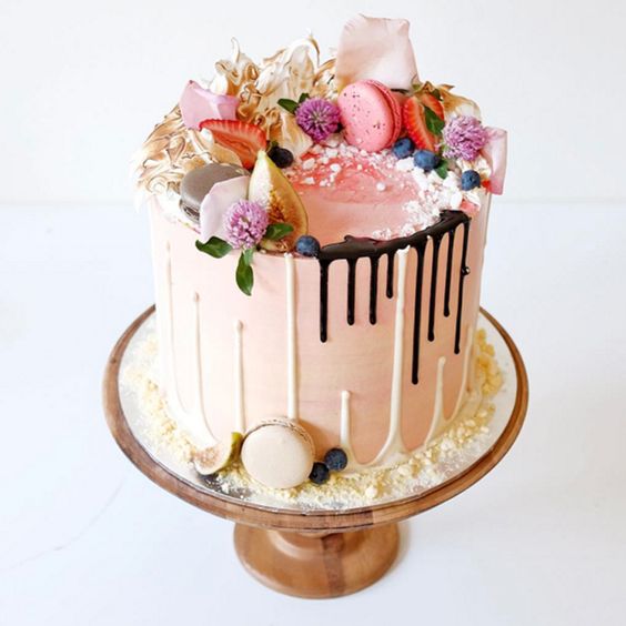 The Wedding  Decorator Cake  Trend Drip  Cakes  Love them 