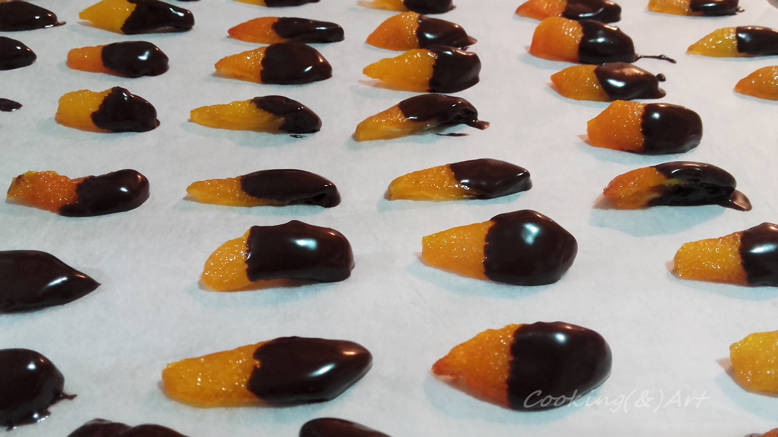 Σοκολατένια κουμκουάτ / Chocolate dipped kumquats Cooking & Art by