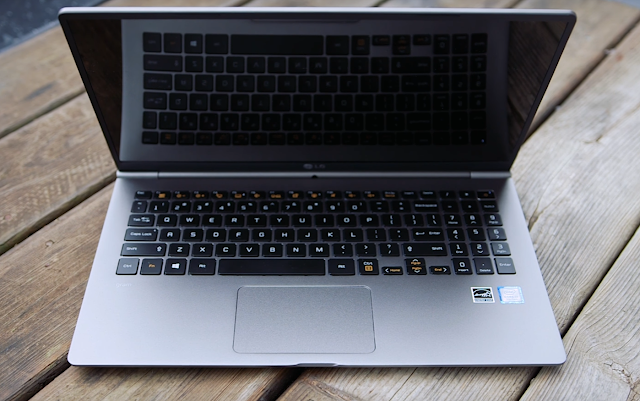 LG Gram 13 ultra light laptop with long battery life