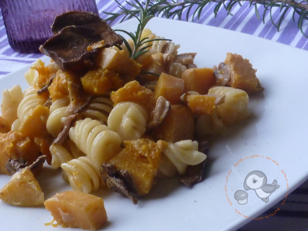 Pasta zucca, funghi e philadelphia....un trio appetitoso